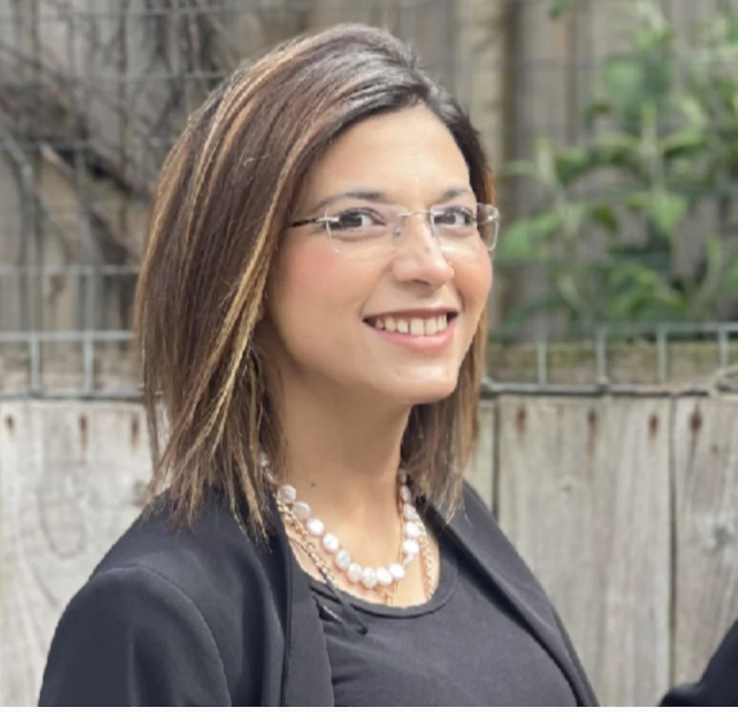 Dr. Neda